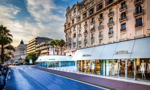 Luxury Lifestyle on La Croisette Cannes Luxury shopping avenue La Croisette in Cannes on the French Riviera near Château Les Alouettes.