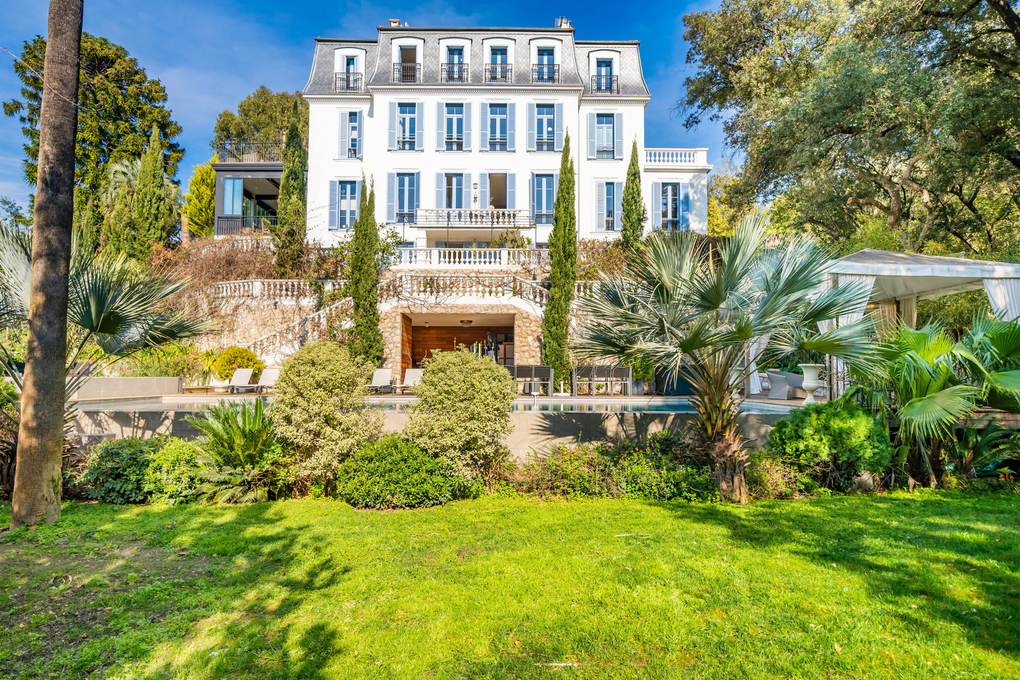 Cannes Villa Chateau les Alouettes gardens.2