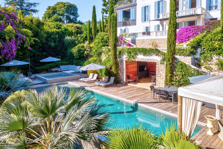 chateau-les-alouettes-cannes-pool