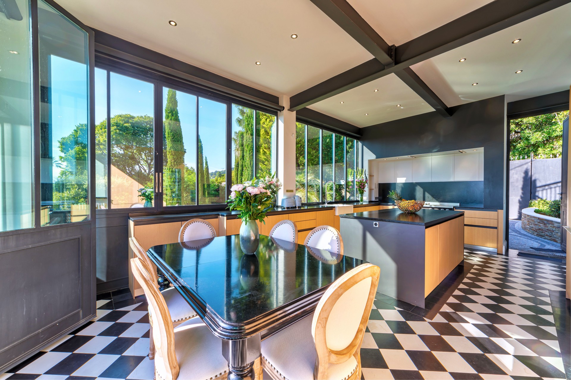 Chateau Les Alouettes Villa Cannes kitchen 2