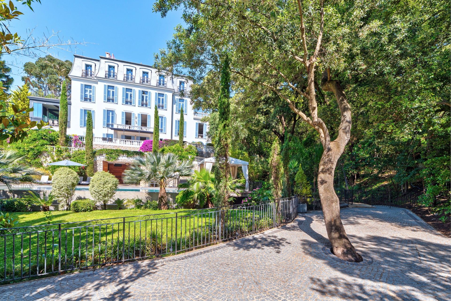 Chateau Les Alouettes Villa Cannes rent